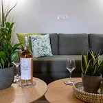 Jonas Port House Apartment *