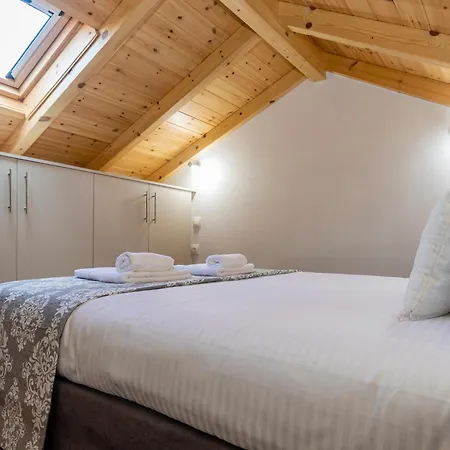 Jonas Port House Апартаменты *