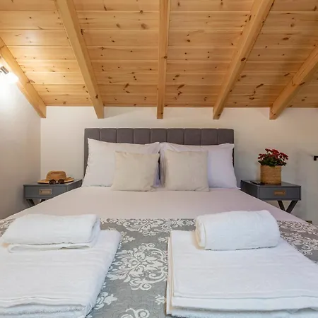 Jonas Port House Апартаменты